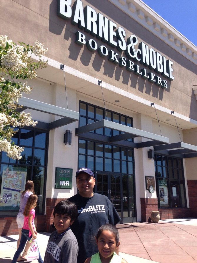 Quick stop @ Barnes(Sacramento) b4 heading to Redwoods